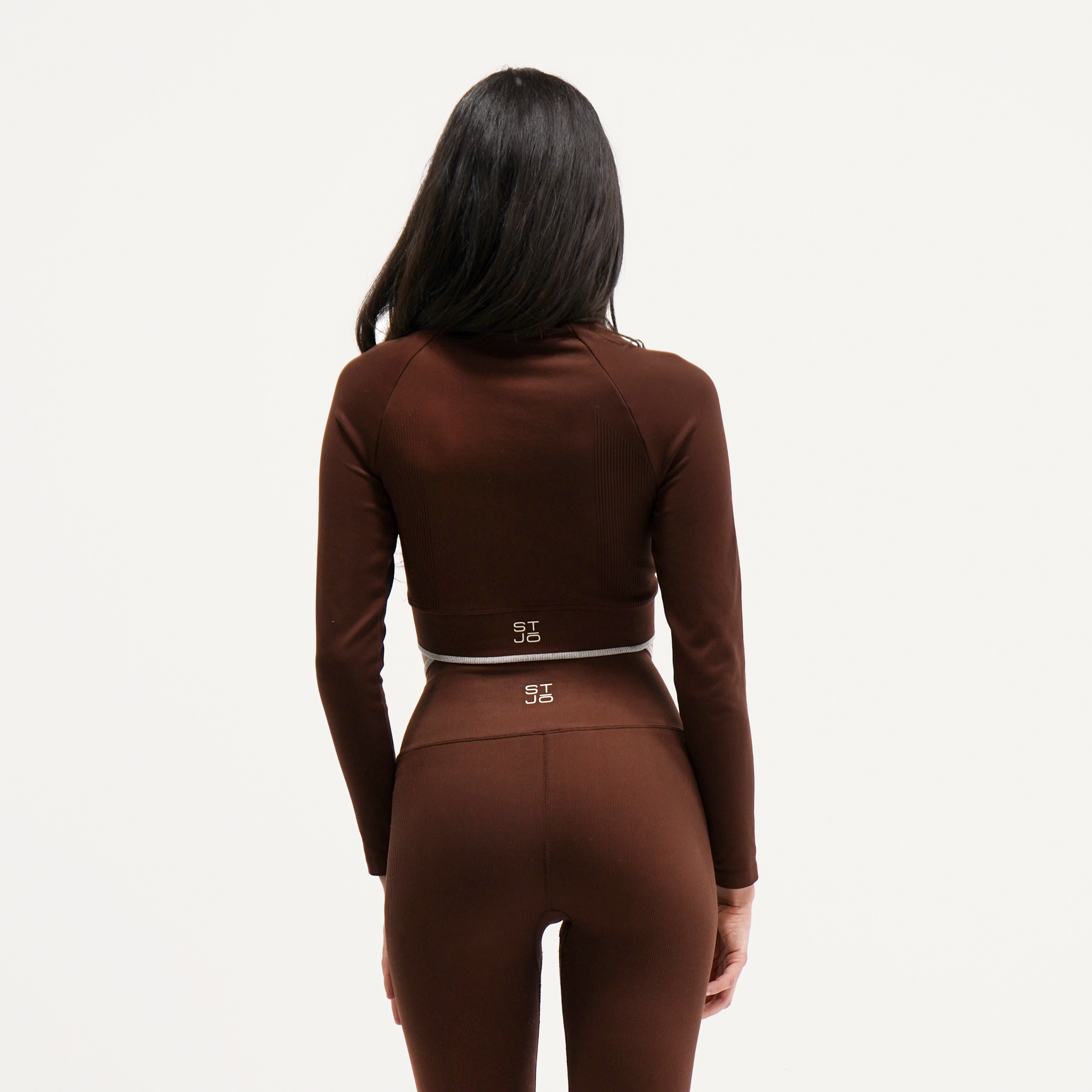 SIGNATURE V LONG SLEEVE TOP