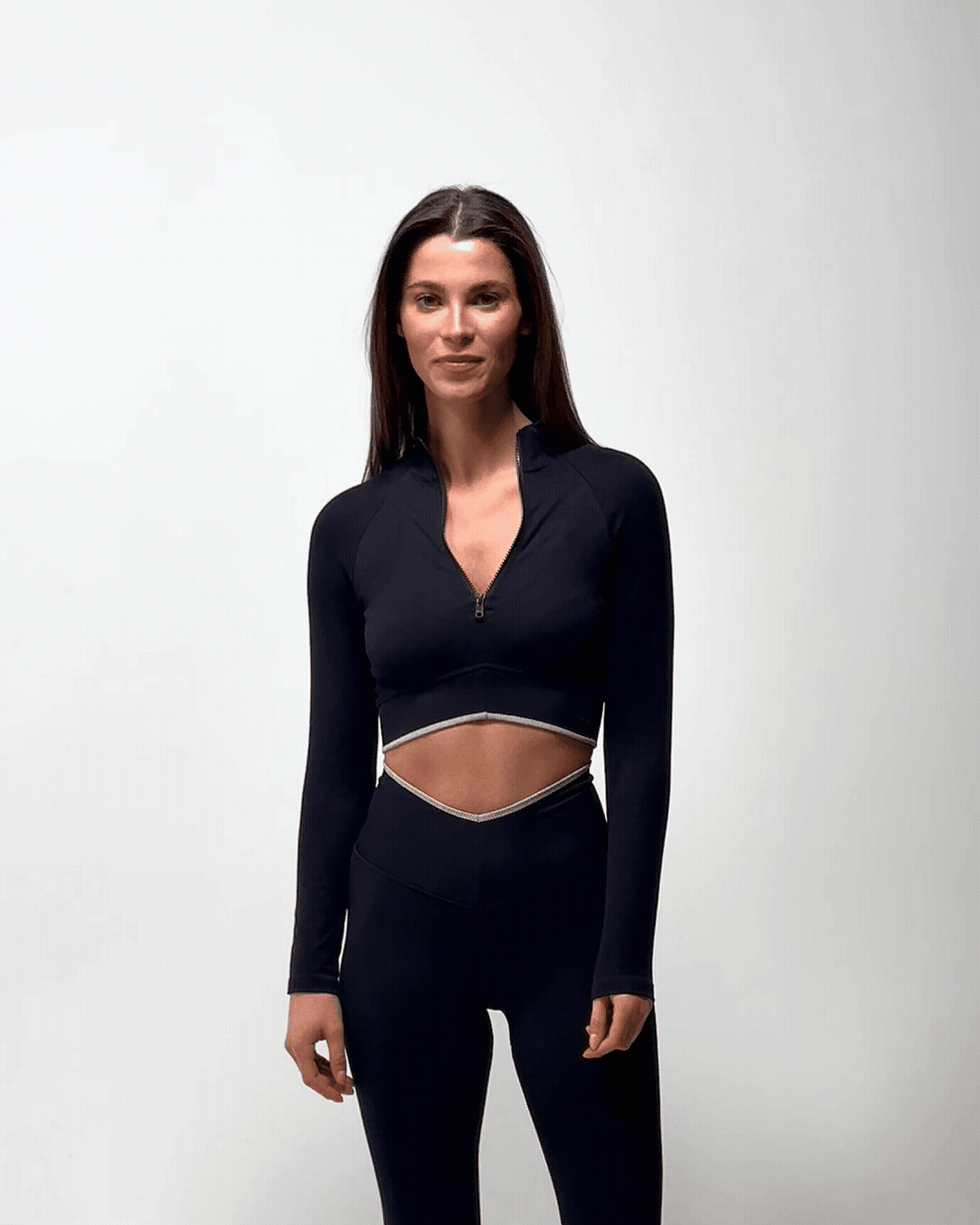 SIGNATURE V LONG SLEEVE TOP