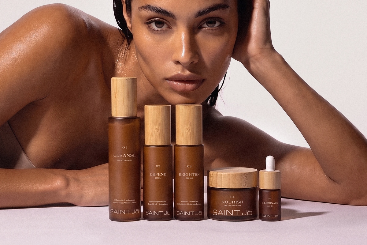 Fine lines, visibly smoother in 3 minutes. Zero Irritation.